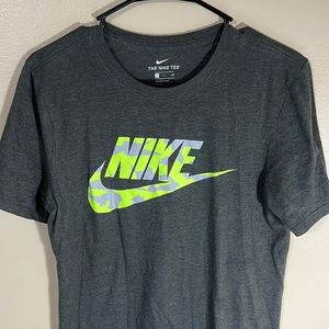 Nike tee active shirt